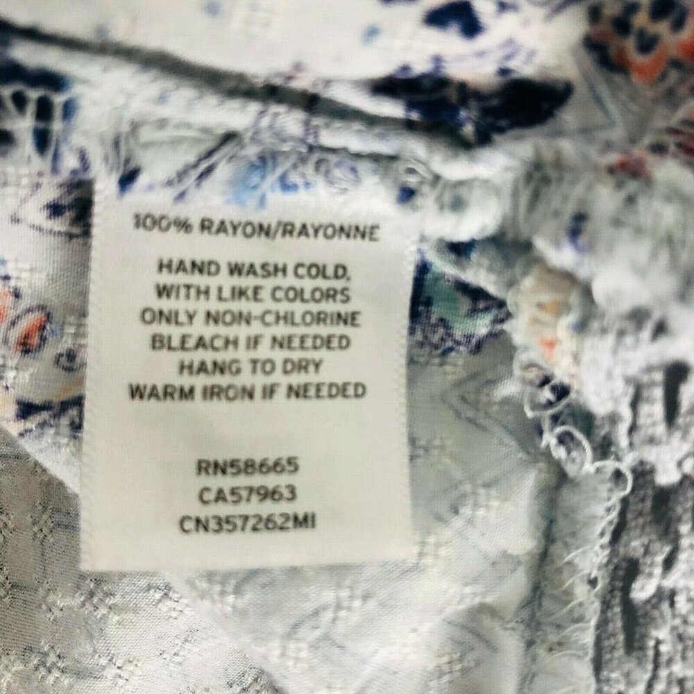 Carlson Womens Blouse Size L Light Blue Tiny Flowers Ruffled Hem Crochet - Picture 10 of 11